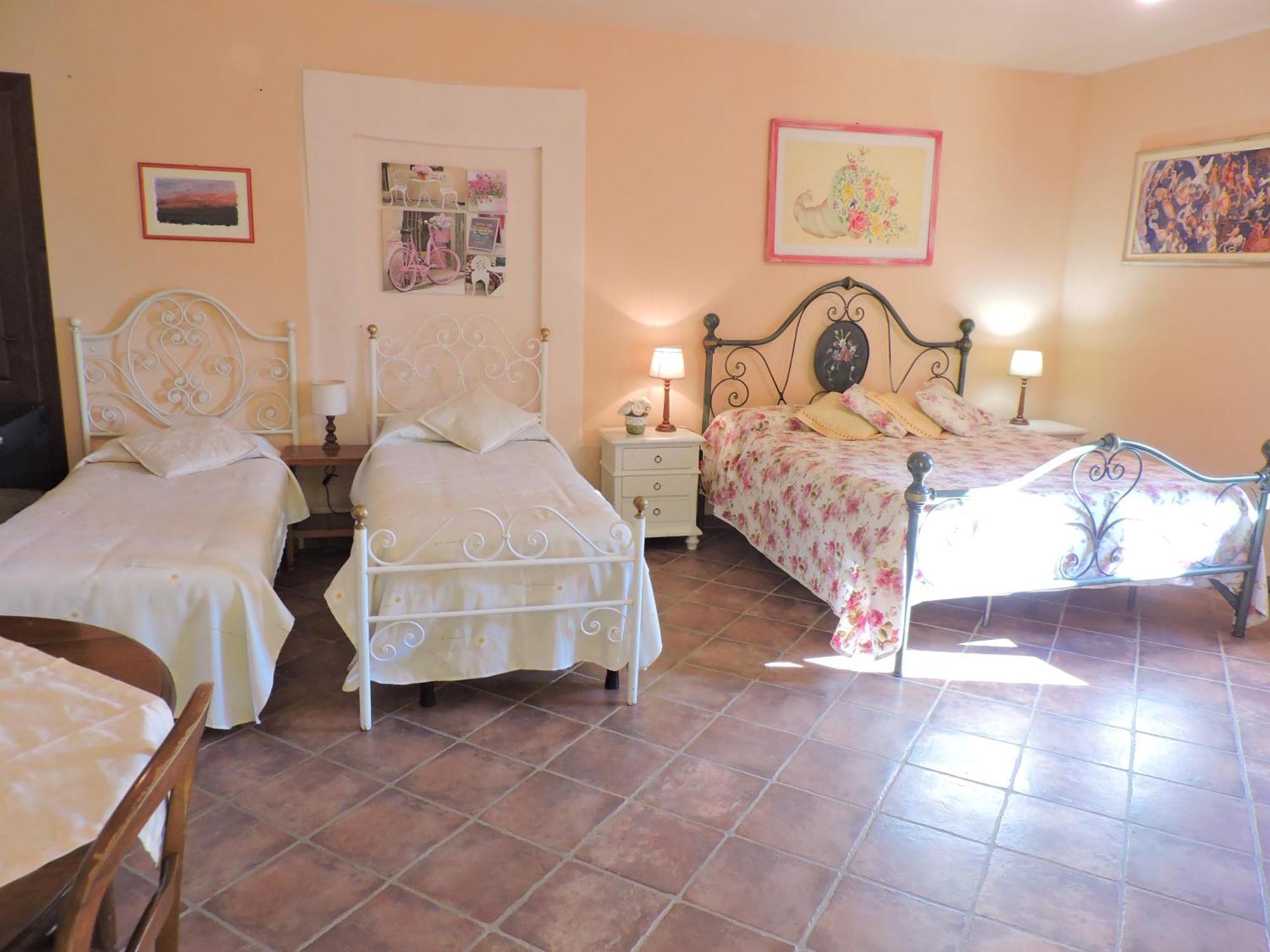 Casale Fedele Family Relax B&B Vicino Al Borgo Ronciglione  Room photo